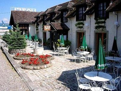 Logis Hotel Relais Paris Bale - Restaurant La Mangeoire Montieramey Exterior foto